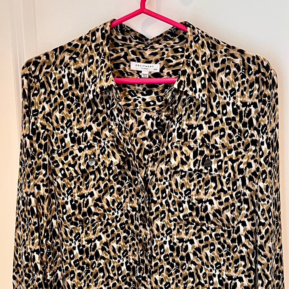 Equipment Femme Lenora Leopard Print Maxi Dress – Fluid Godet Hem Medium - Picture 4 of 6